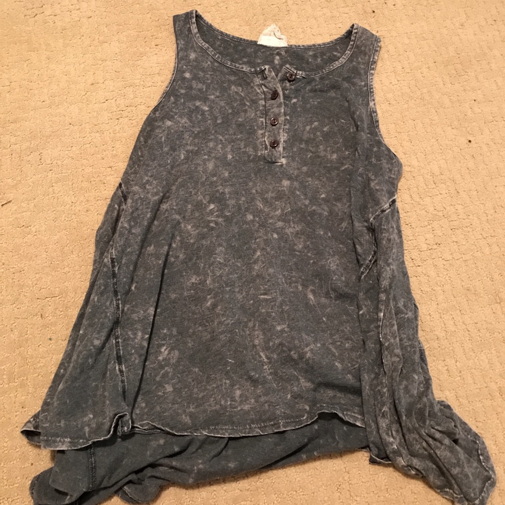 Gray tank